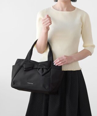 TOCCA 【大人百花掲載】KNOT IN HEART NYLONTOTE M トートバッグ M ブラック系