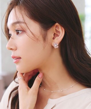 Tiaclasse カラーフラワーピアス ライトピンク×シルバー