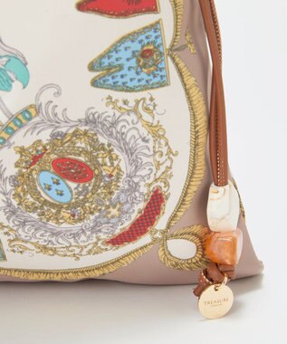 TOPKAPI 【TREASURE TOPKAPI】【アップデート】マイルドサテン スカーフ柄 巾着 ショルダートートバッグ グレージュ