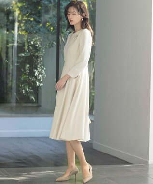 組曲 L 【KUMIKYOKU NAVY】コンフォータブルドレープ フレアワンピース アイボリー系