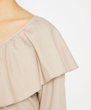 uncrave 【手洗い可】シャンブレー ラッフル ブラウス（uncrave WHITE） エクリュ