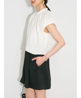 Green Parks タックデザインショート丈シャツ Off White