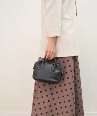 INTER-CHAUSSURES 【RIPANI】スクエアレザーミニハンドバッグ ブラック