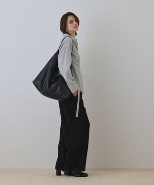 GRACE CONTINENTAL エンブレム刺繍シャツ ブラック