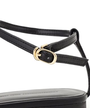 23区 【先行予約】ポインテッド Tストラップ サンダル ブラック系