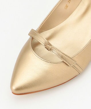 自由区 撥水リボン パンプス ゴールド系