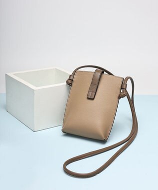 style code 【PADMA/パドマ】ベルトデザイン　シュリンクレザーマルチポシェット ベージュ