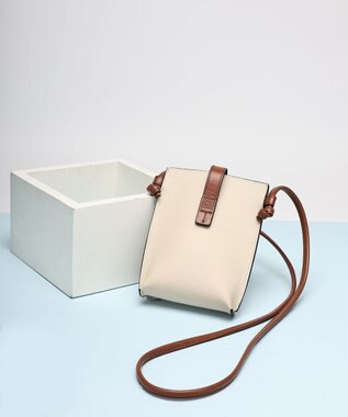 style code 【PADMA/パドマ】ベルトデザイン　シュリンクレザーマルチポシェット