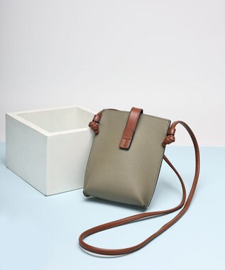 style code 【PADMA/パドマ】ベルトデザイン　シュリンクレザーマルチポシェット オリーブ