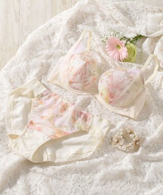 Wing 【エアリーソフトブラ】　ふんわりエアリーな着用感　脇から背中すっきり　ウイング／ワコール　KB2202 シェルベージュ