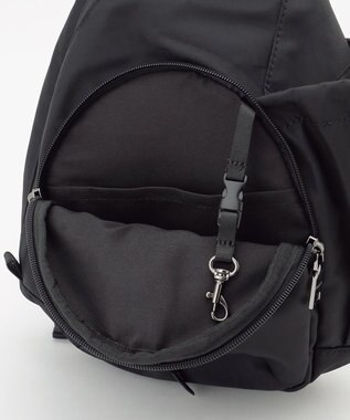 Y'SACCS 【Y’SACCS vous et】フロントファスナークロスボディバッグ ブラック