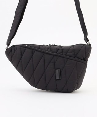 Y'SACCS バイアスキルトショルダー ブラック