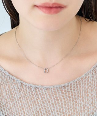 Phoebe 〈金属アレルギー対応〉グロッシーミニホースシューネックレス　シルバー　ステンレス/馬蹄/蹄鉄/ラッキーモチーフ/ギフト/プレゼント