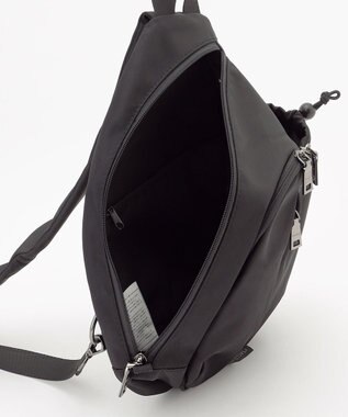 Y'SACCS 【Y’SACCS vous et】フロントファスナークロスボディバッグ ブラック