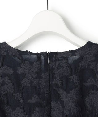 23区 【先行予約】ボタニカル カットジャガード ペプラムブラウス ネイビー系