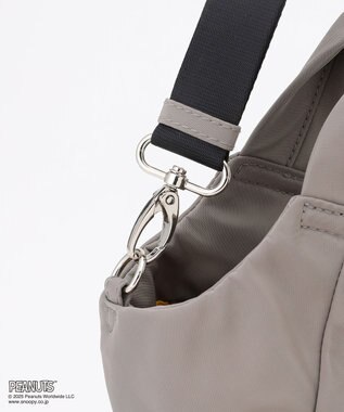 Y'SACCS SNOOPYデザイン サイドギャザー2wayトート　Sサイズ(レインボー） グレー