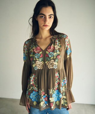 GRACE CONTINENTAL フラワー刺繍ギャザートップ カーキ