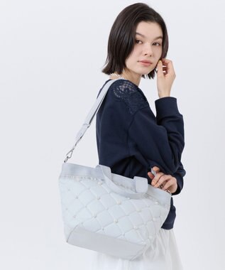 LeSportsac BUCKET TOTE W PEARLS/ミストグレーパール