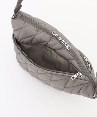 Y'SACCS バイアスキルトショルダー グレージュ