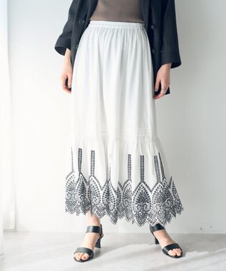 YECCA VECCA アイレット刺繍ギャザーフレアスカート Off White