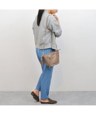 UNBILLION cachecache パテッドキルティングショルダーバッグ オーク