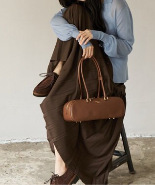 INTER-CHAUSSURES 【CHRISTIAN VILLA】レザーワイドミディアムショルダーバッグ