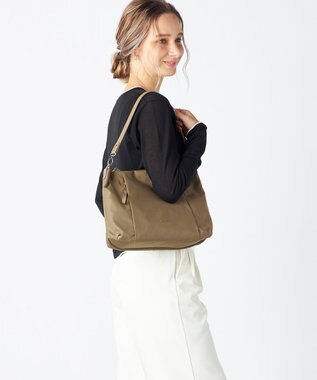 LA BAGAGERIE 多収納ナイロン2WAYショルダー グレージュ