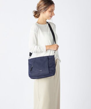 LA BAGAGERIE 多収納ナイロン2WAYショルダー ネイビー