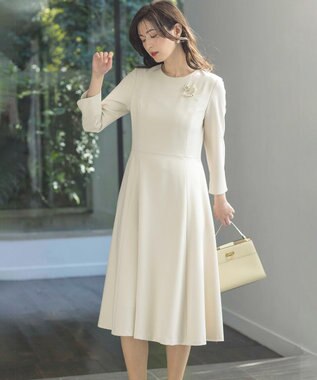 組曲 L 【KUMIKYOKU NAVY】コンフォータブルドレープ フレアワンピース アイボリー系