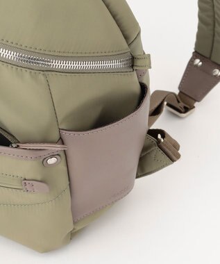 Y'SACCS 【ナイロンタフタ×リサイクルレザー】デイリーミニリュック カーキ