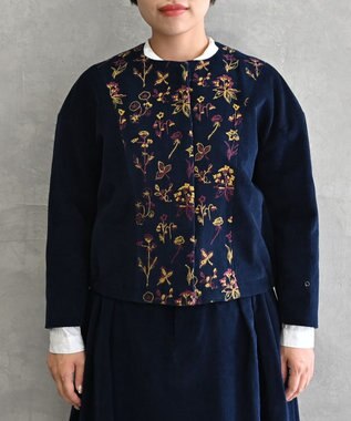 muuc 〈遠州織物の工場で織られたコットンコーデュロイ生地〉花刺繍ノーカラージャケット（セットアップ可能） ネイビー