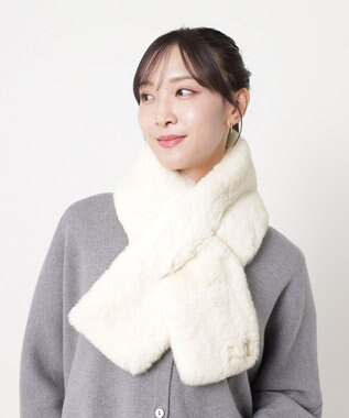 MOONBAT FURLA（フルラ）ビッグ差し込みファーティペット  アーチロゴ フェイクファー オフホワイト