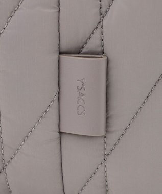 Y'SACCS バイアスキルトショルダー グレージュ