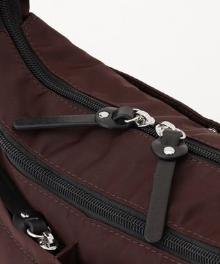 Y'SACCS トリプルポケットベーシックショルダー ワイン