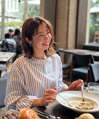 UNFILO 【洗える/吸水速乾】イージーケア キャンディスリーブ ブラウス ブルーストライプ