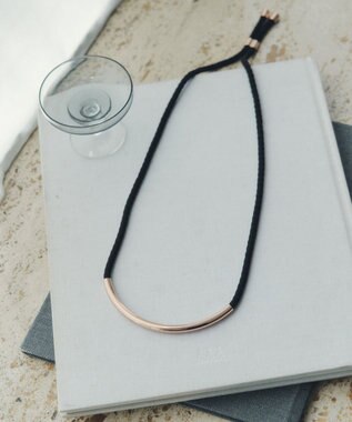 YECCA VECCA アーチラインコードネックレス