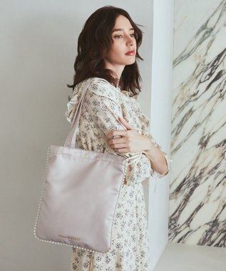 Maison de FLEUR サテンパールブレードトートバッグ Ivory