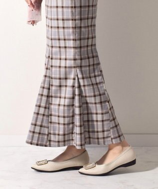 Bridget Birkin ＜2E＞【Bridget Birkin Walk】ビジューモチーフポインテッドパンプス ベージュ雑材