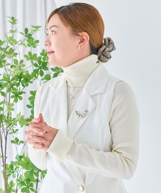 Phoebe <オンワード限定セット>ワントップパールネックレス×フォーマルパールビジューハーフブローチ シルバー