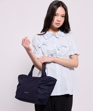 TOCCA 【宮本茉由さん・八木アリサさん着用】RIBBON KNOT NYLONBAG ナイロントートバッグ ネイビー系