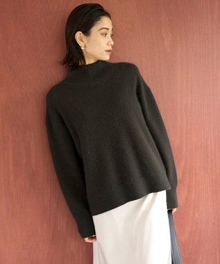 UNFILO 【WEB＆一部店舗限定】へアリースウェット ハイネックニット オリーブグリーン