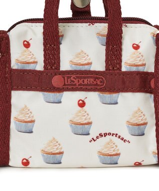 LeSportsac MICRO WEEKENDER CHARM/カップケーキディライト カップケーキディライト