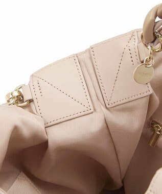 TOPKAPI 【TREASURE TOPKAPI】キルティング アクリルチェーン付 トート バッグ ペールベージュ