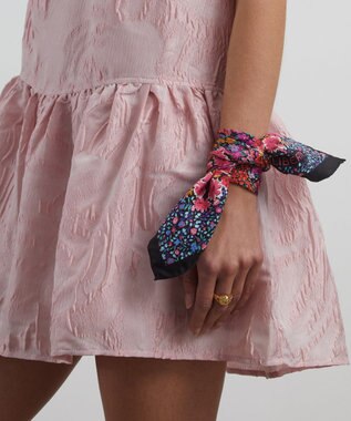 LIBERTY. フローラル メドレー シルクツイル スカーフ 45