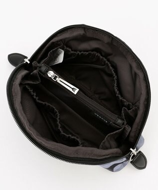 Y'SACCS 総柄プリントハーフムーンポーチ グレー