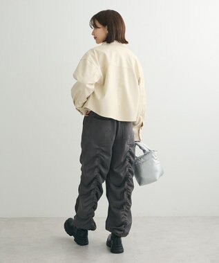 Green Parks ショート丈フェイクレザーシャツ Ecru