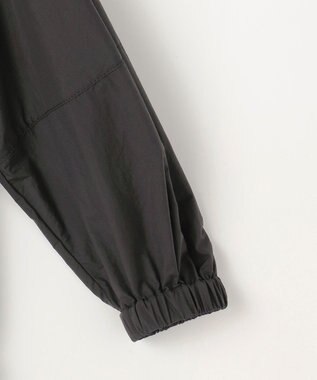 自由区 フォルム ブルゾン ブラック