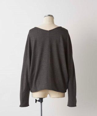 TOQUE 〈大草直子さんアドバイザー〉ロイヤルベビーアルパカ×タンギスコットン 裏毛 Vネックトップス チャコールグレー