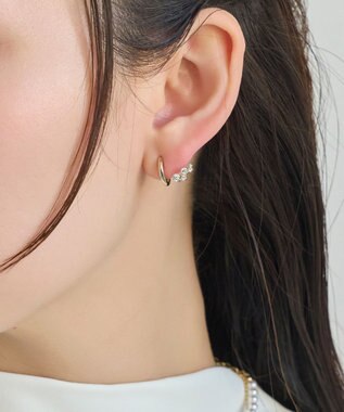  【痛くないシリーズ】ミルキーウェイビジューフロートライトフィットイヤリング　ゴールド