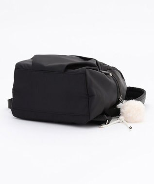 ICB 【4/3-4/19期間限定・受注生産】選べるチャーム 8ポケットナイロンリュック カスタマイズ ファー白&フェイクレザーロープ白